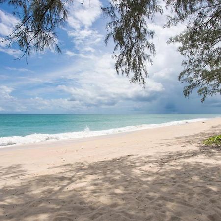 Luxury Oceanfront_Pool Access Apartment Mai Khao Exterior photo