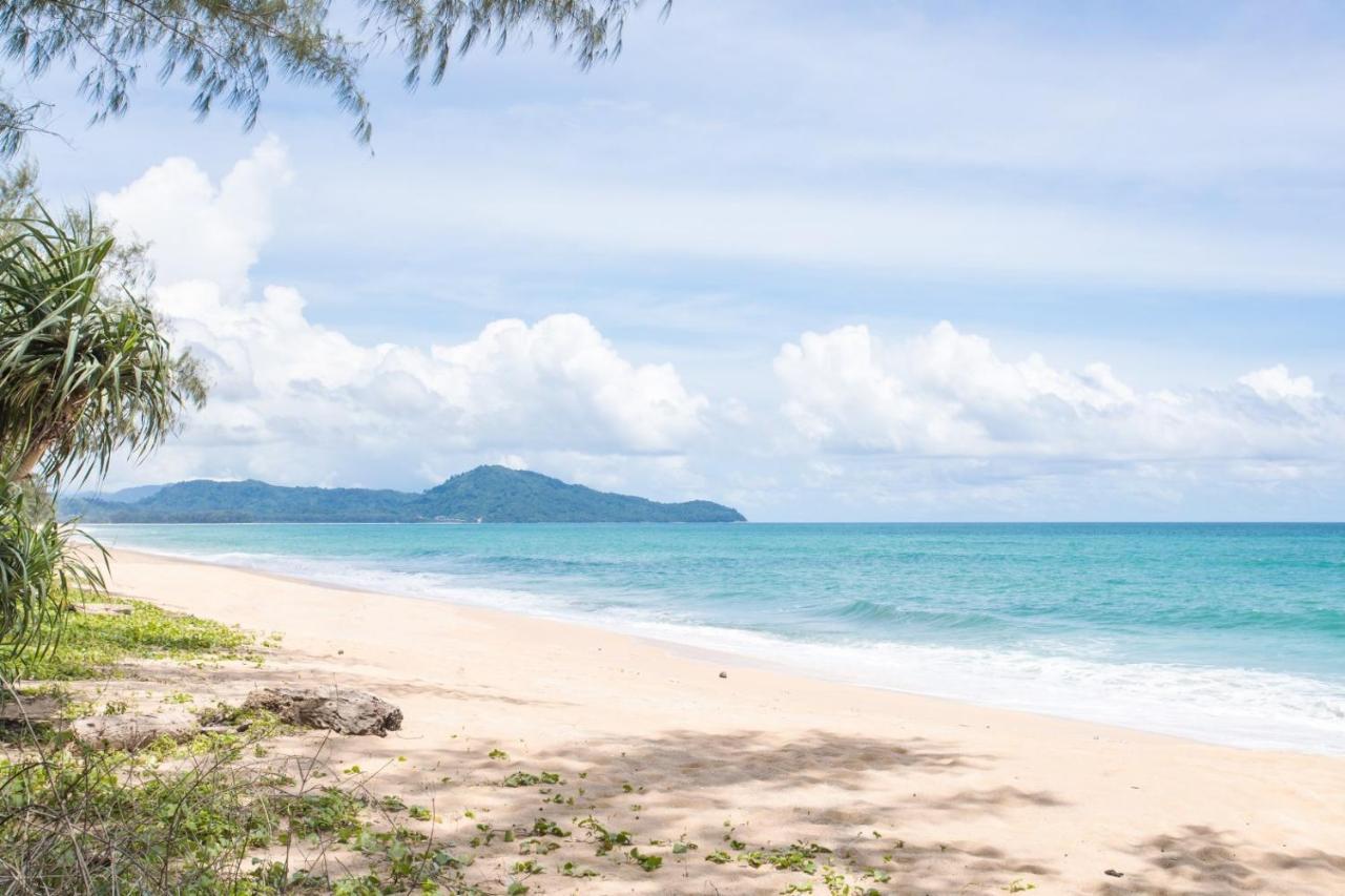 Luxury Oceanfront_Pool Access Apartment Mai Khao Exterior photo