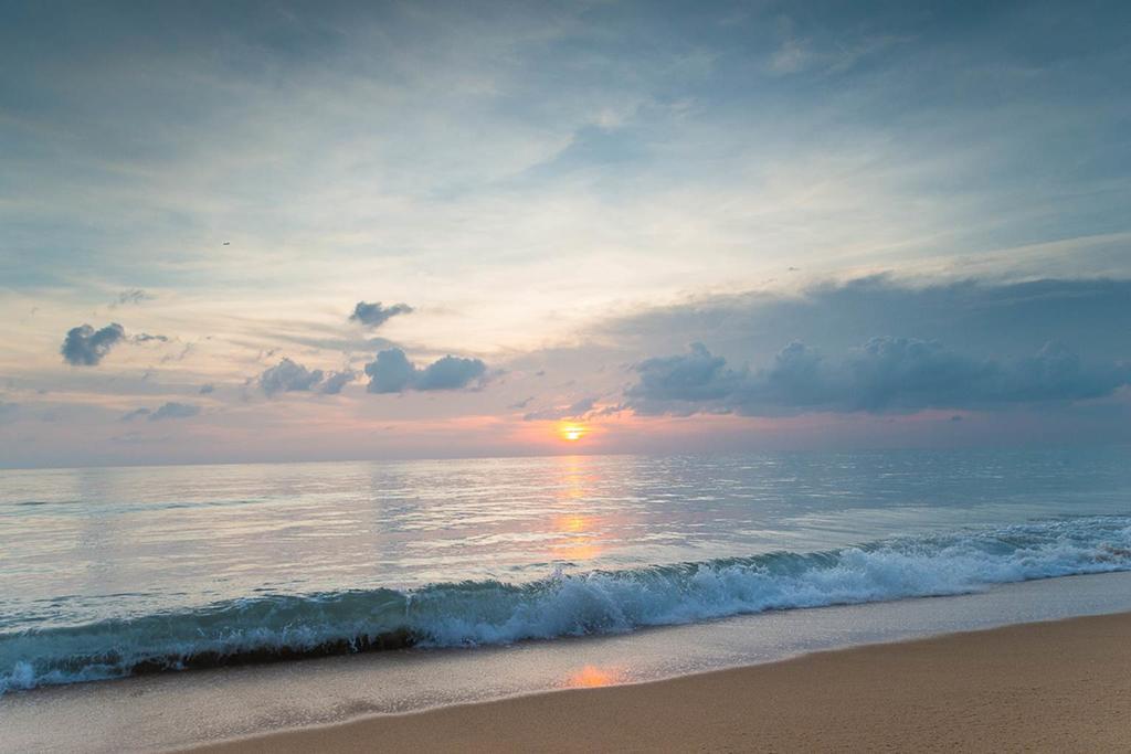 Luxury Oceanfront_Pool Access Apartment Mai Khao Exterior photo